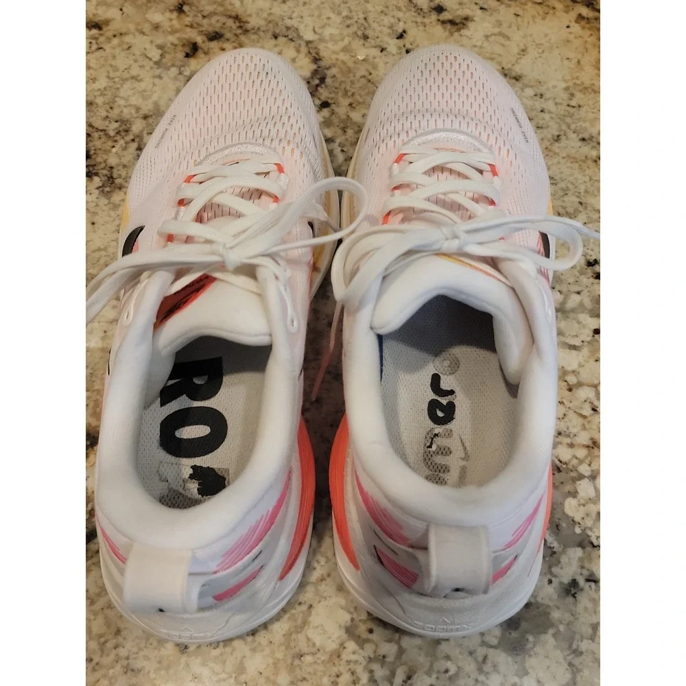Nike Women's Vomero 18 HM6804-100 White Running Shoes Size 10 B Sneaker